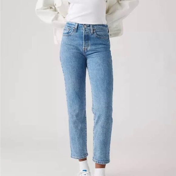 Levi's Wedgie Straight Leg Women's Jeans - Picture 1 of 3